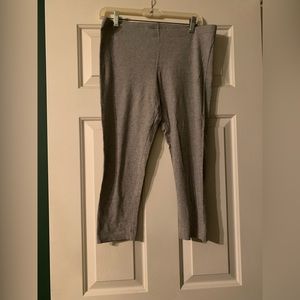 OLD NAVY crop length, gray leggings
